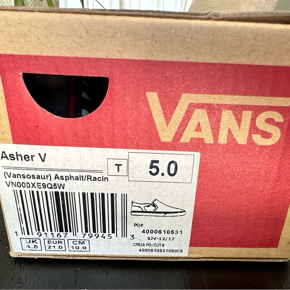 Toddler Dinosaur slip-on Vans 5c - Picture 4 of 6